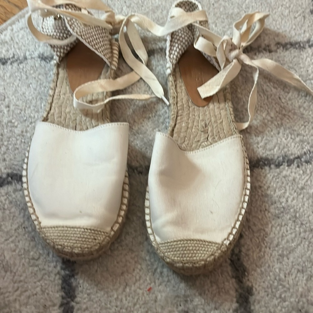 Lace-up sandals 🐚🌾